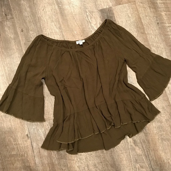 GREEN OFF THE SHOULDER TOP - Picture 1 of 3